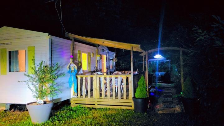 Camping Marvilla Parks -Parc Des Roches 91530 Saint-Chéron Esterno foto